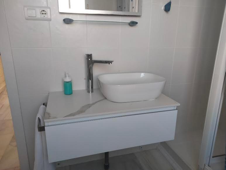 Apartamento Primera Linea De Playa Manilva Eksteriør billede